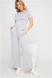 侧缝拼条运动套装